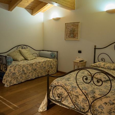 Agriturismo Corte Morandini Валеджо-суль-Минчо Экстерьер фото